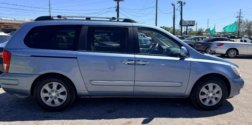 2007 Hyundai Entourage GLS