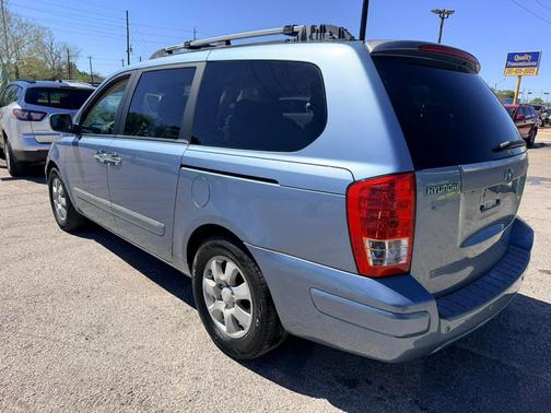 2007 Hyundai Entourage GLS