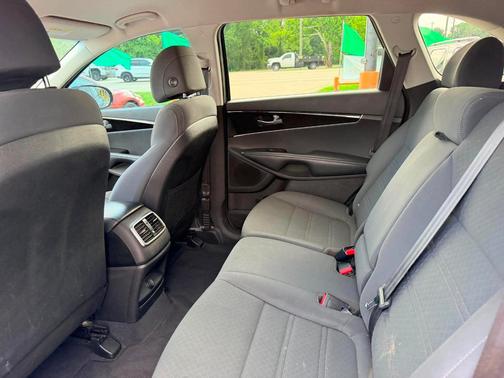 BLACK 2017 Kia Sorento LX