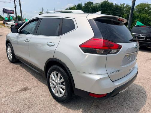 SILVER 2017 Nissan Rogue SV