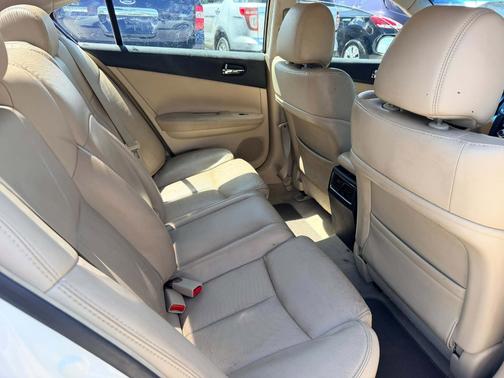 WHITE 2014 Nissan Maxima S