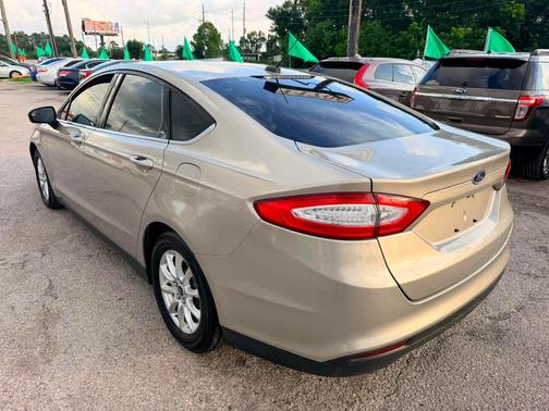 GOLD 2015 Ford Fusion S