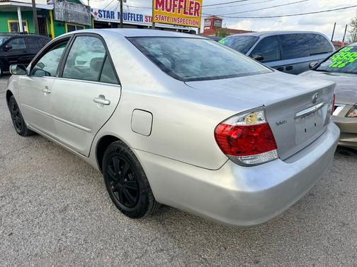 2006 Toyota Camry LE