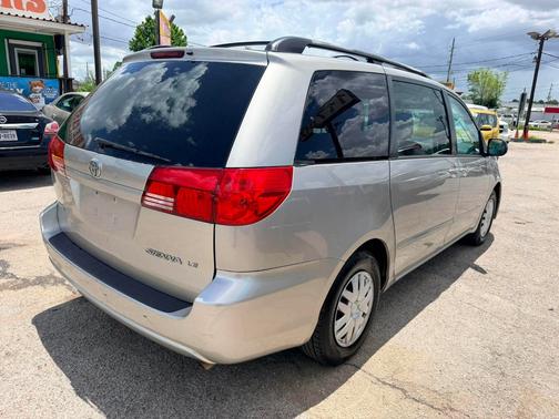 SILVER 2009 Toyota Sienna LE