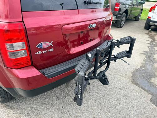 RED 2012 Jeep Patriot Sport