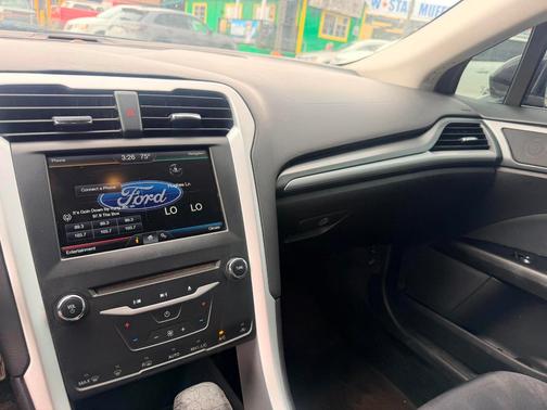 Black 2015 Ford Fusion SE