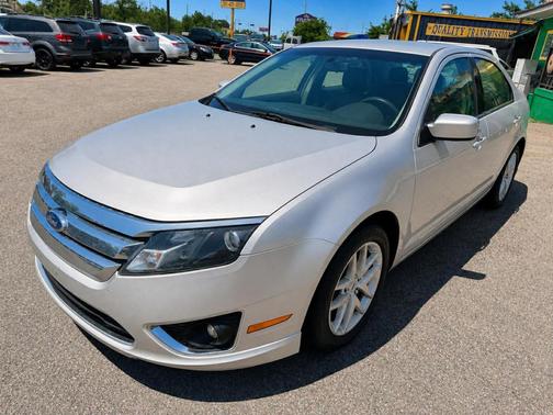 White 2010 Ford Fusion SEL