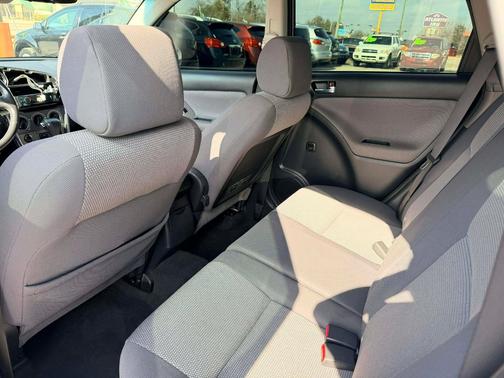 2006 Toyota Matrix Base