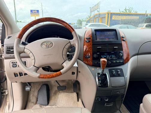 2009 Toyota Sienna XLE