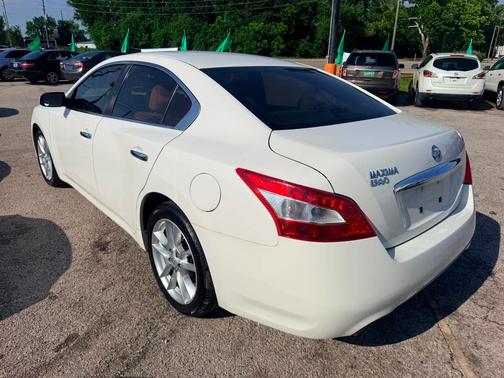 WHITE 2009 Nissan Maxima 3.5 S