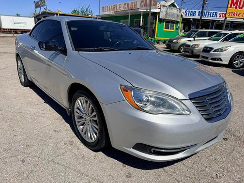 2011 Chrysler 200 Limited
