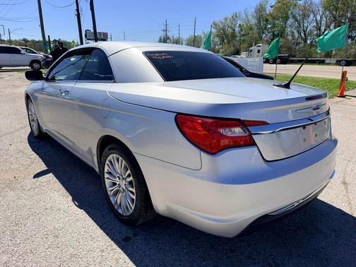 2011 Chrysler 200 Limited