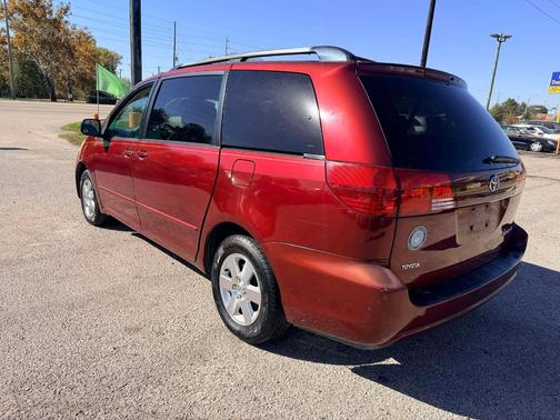2004 Toyota Sienna CE