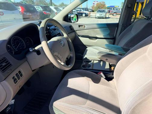 2004 Toyota Sienna CE