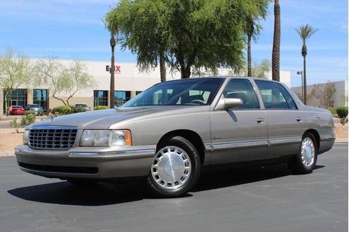 SILVER 1999 Cadillac DeVille Concours