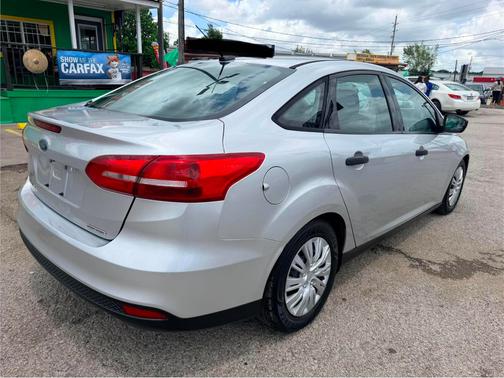 SILVER 2016 Ford Focus S