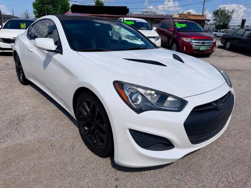 White 2013 Hyundai Genesis Coupe 2.0T