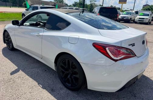 White 2013 Hyundai Genesis Coupe 2.0T