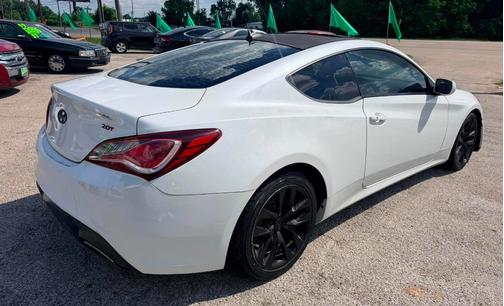 White 2013 Hyundai Genesis Coupe 2.0T
