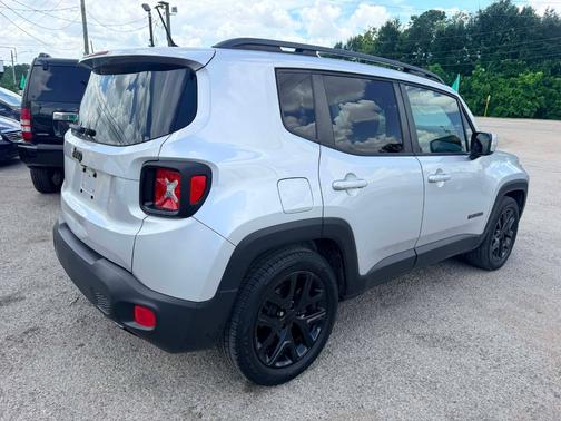 SILVER 2017 Jeep Renegade Latitude