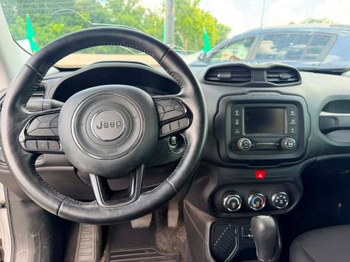 SILVER 2017 Jeep Renegade Latitude