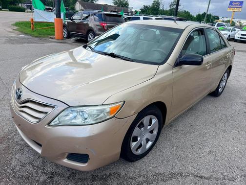 GOLD 2011 Toyota Camry Base