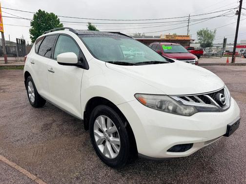 White 2012 Nissan Murano S