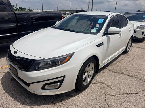 White 2015 Kia Optima LX