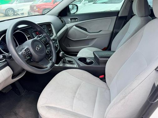 White 2015 Kia Optima LX