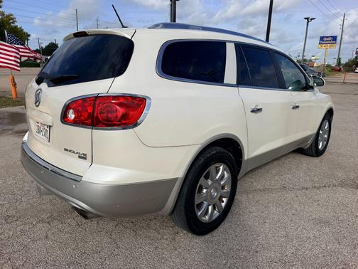 White 2011 Buick Enclave CXL