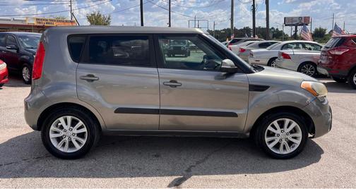 2012 Kia Soul +
