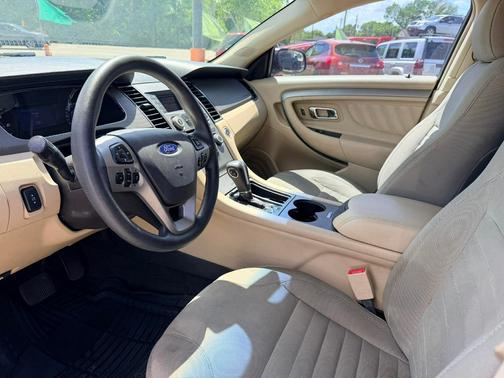 black 2013 Ford Taurus SE