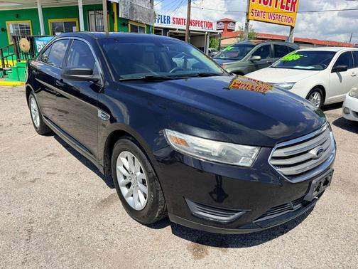 black 2013 Ford Taurus SE