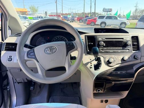 2012 Toyota Sienna LE