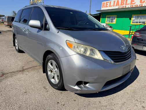 2012 Toyota Sienna LE