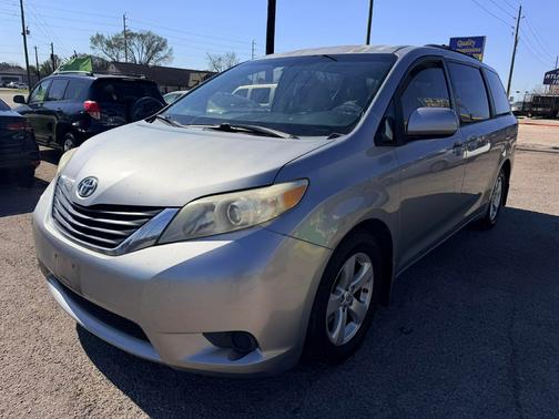 2012 Toyota Sienna LE