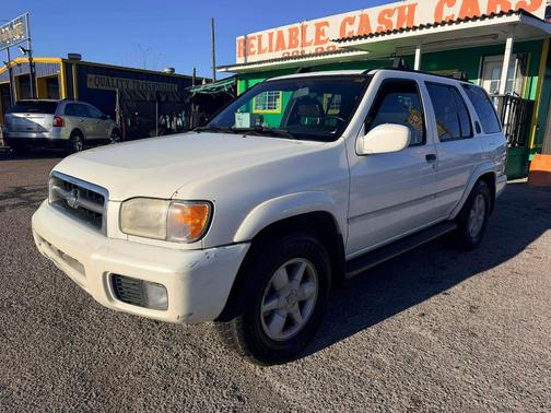 2001 Nissan Pathfinder LE