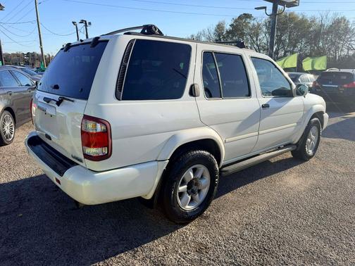 2001 Nissan Pathfinder LE