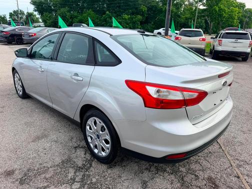 SILVER 2012 Ford Focus SE