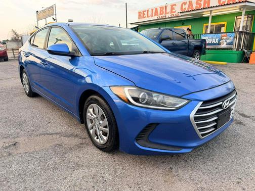 2017 Hyundai ELANTRA SE