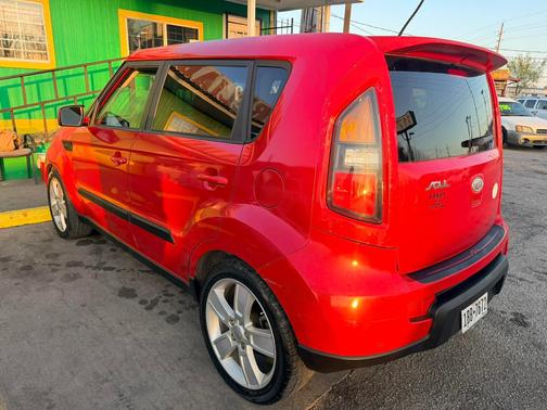 2011 Kia Soul +