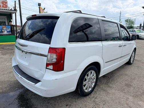 2014 Chrysler Town & Country Touring