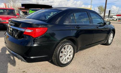 2014 Chrysler 200 LX