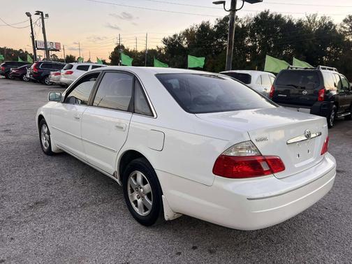 2004 Toyota Avalon 