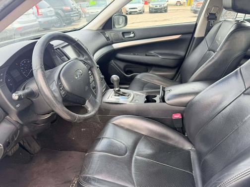 2012 INFINITI G25 Base