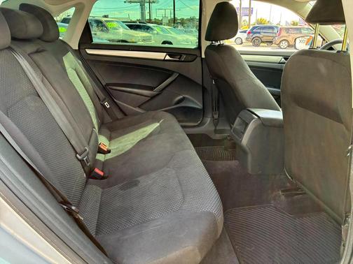 SILVER 2014 Volkswagen Passat 2.5L S