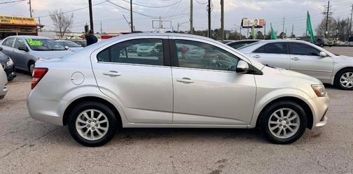 2017 Chevrolet Sonic LT