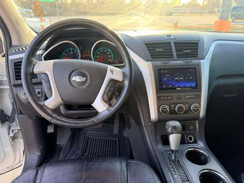 2011 Chevrolet Traverse LT