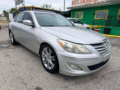 2013 Hyundai Genesis 