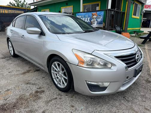 Silver 2013 Nissan Altima 2.5